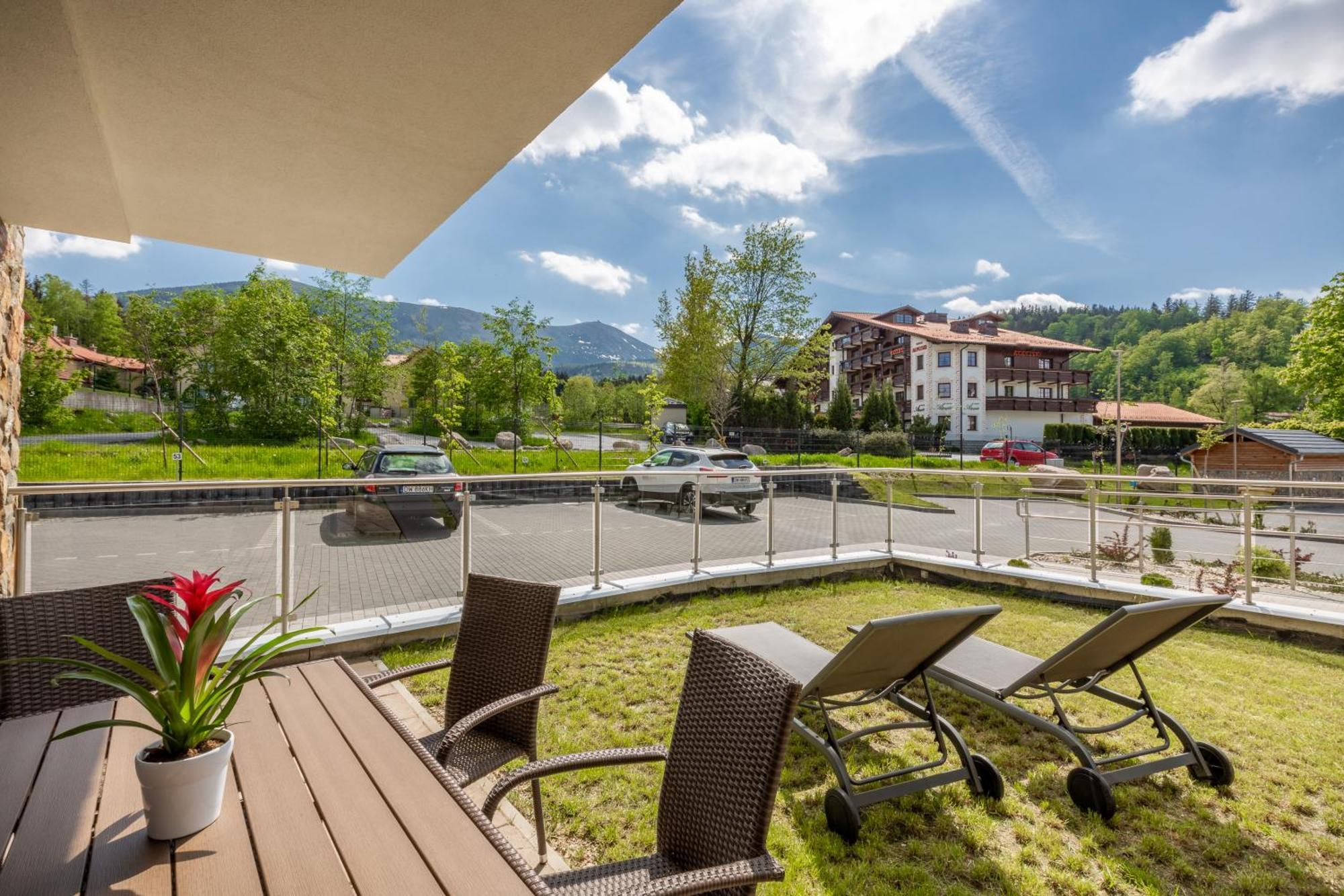 Apartamenty Bluesky - Ogrodnicza 7 I 9 - Z Widokiem Na Gory, W Zielonej Okolicy, Blisko Centrum I Atrakcji Karpacza Rom bilde
